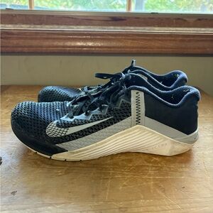 Nike Black and Gray Training Sneakers